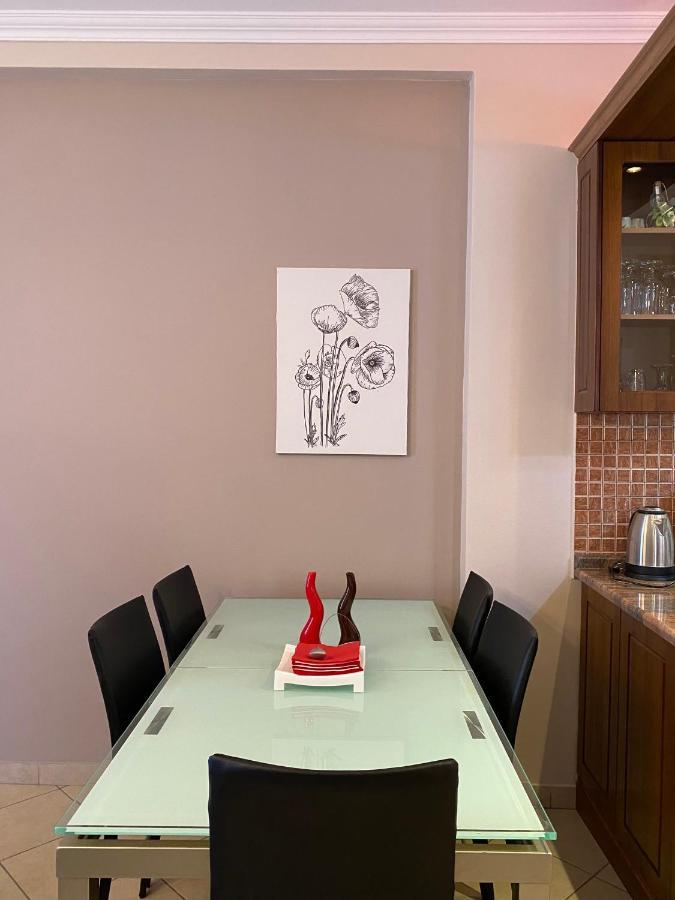 Cloud8 Apt With Castle View, 7Km From The Beach Lezhe Exterior photo